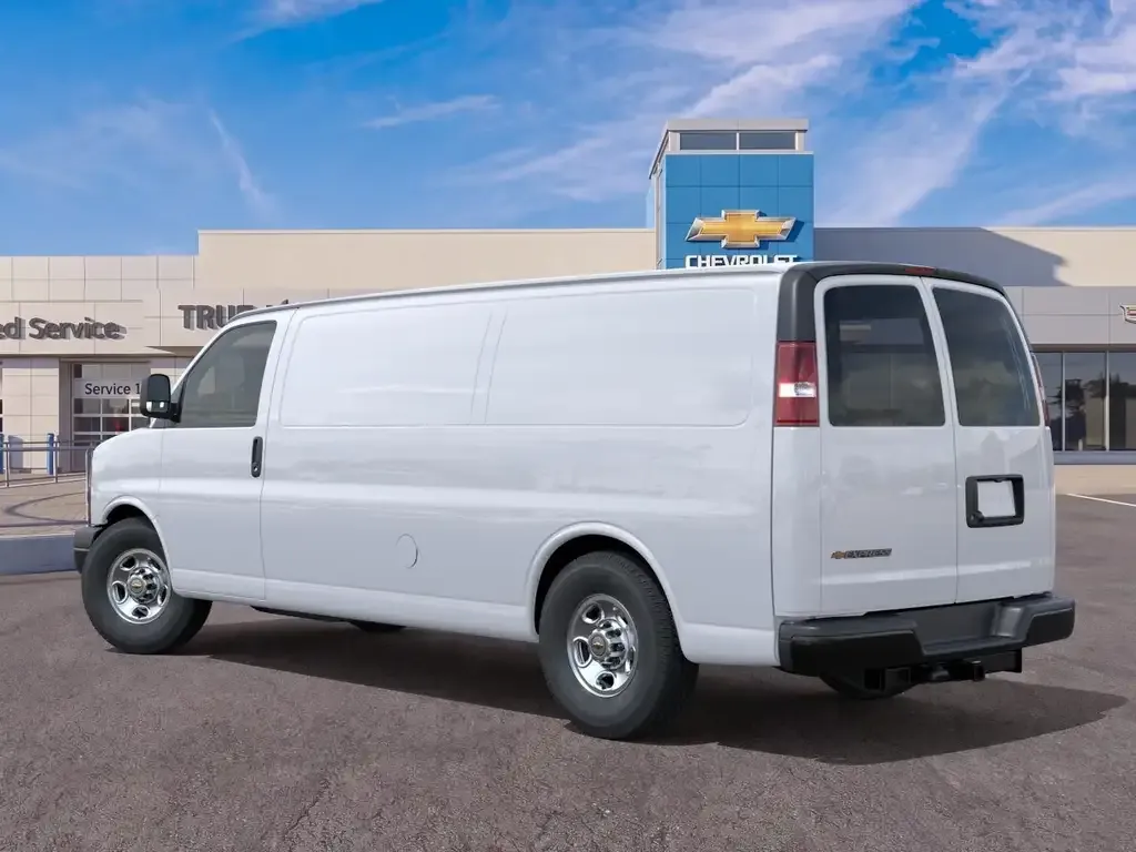 Chevrolet Express 2500 2025 photo 3