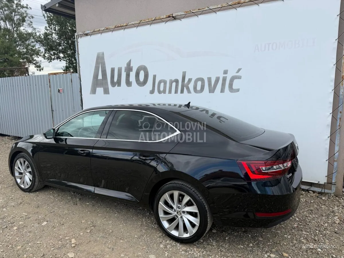 Skoda Superb 2019 photo 3