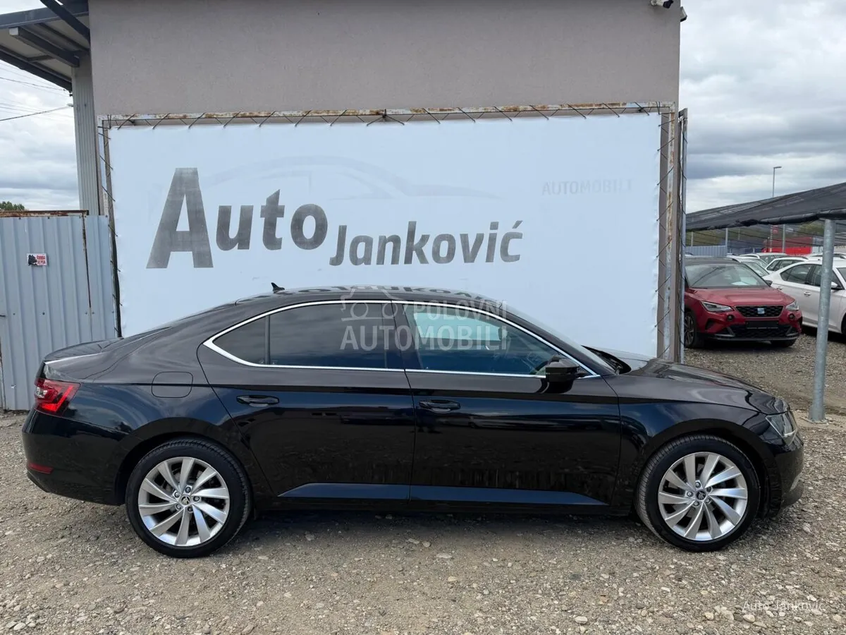 Skoda Superb 2019 photo 5