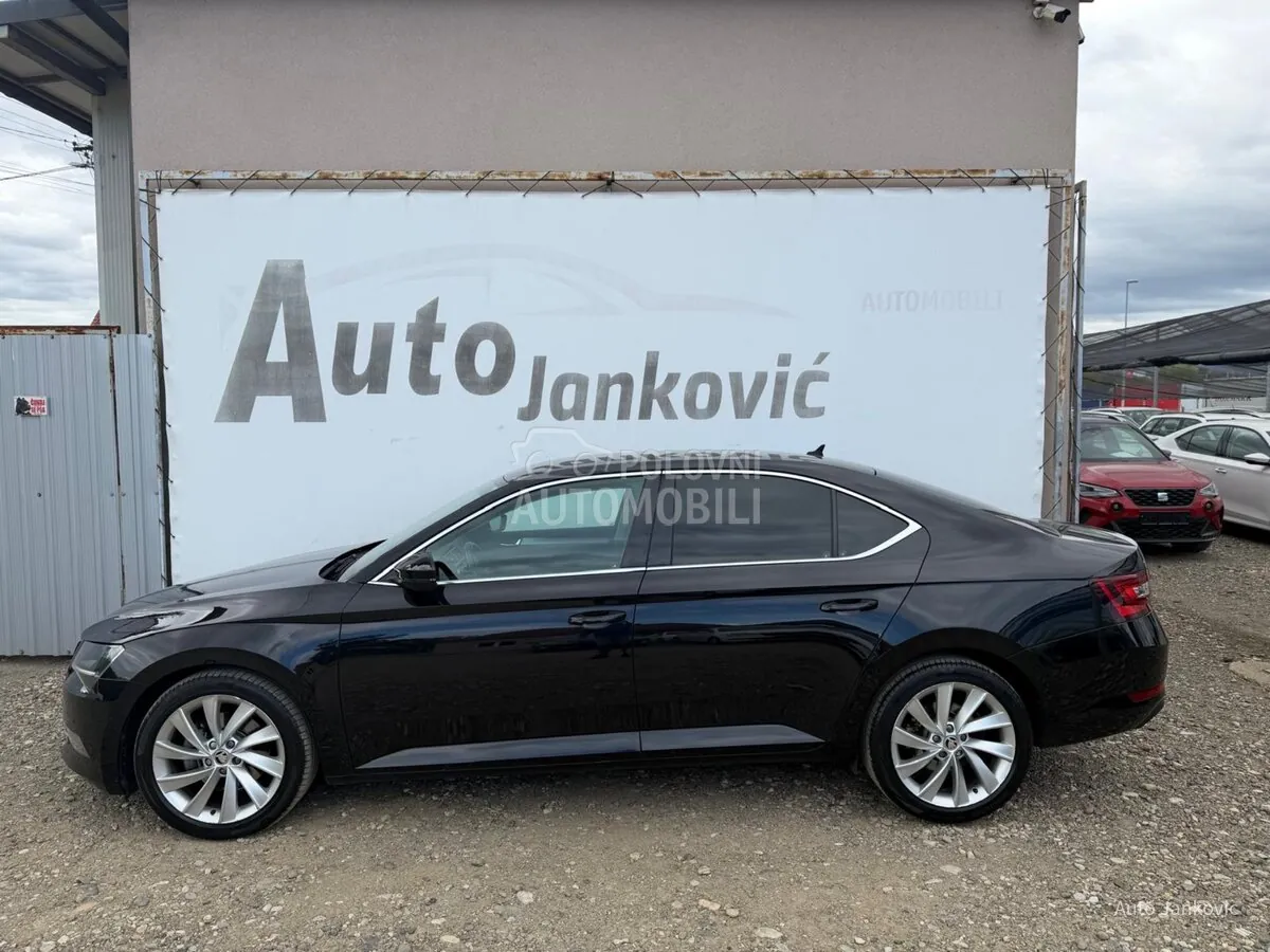 Skoda Superb 2019 photo 2