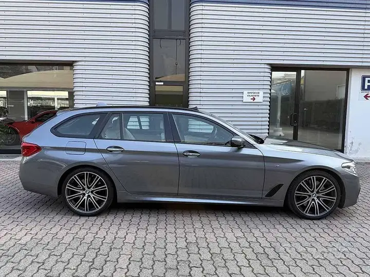 BMW 5 2018 photo 4