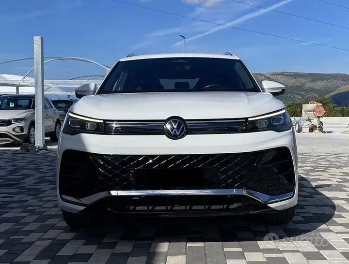 Volkswagen Tiguan 2024 photo 2