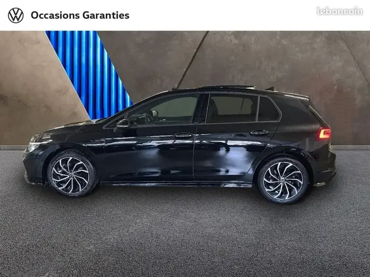 Volkswagen Golf 2024 photo 2