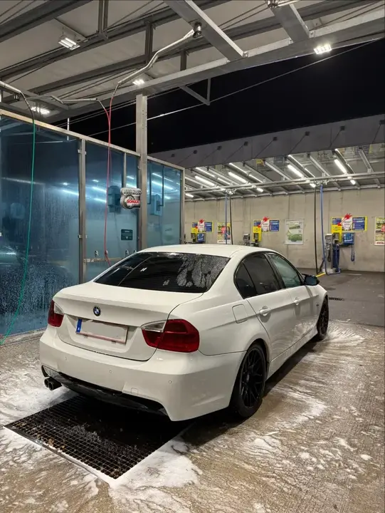 BMW 3 Series 2008 photo 2