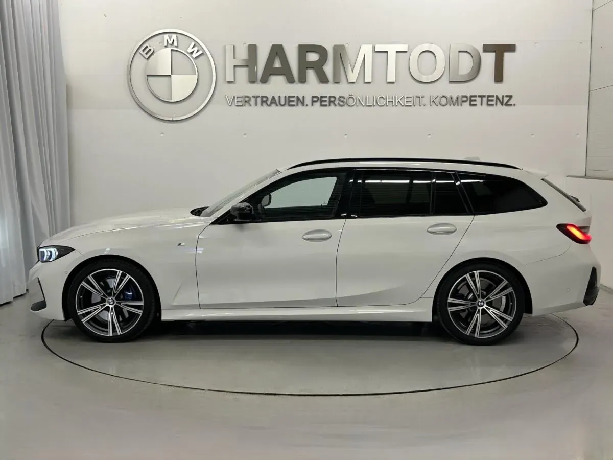 BMW 3 Series 2024 photo 3