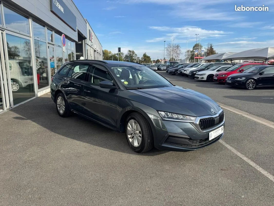 Skoda Octavia 2021 photo 3