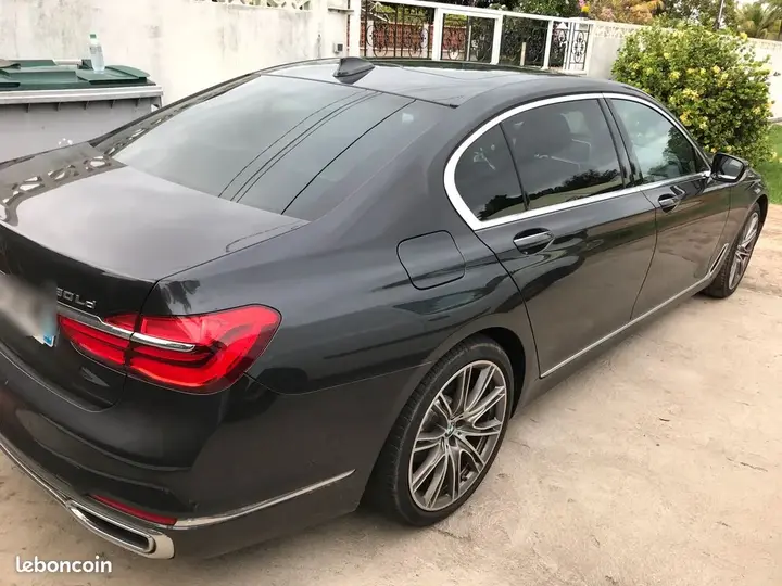 BMW 7 Series 2017 photo 2