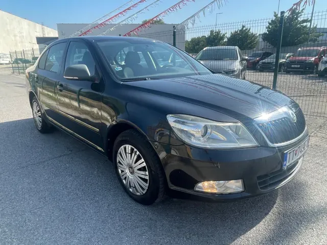 Skoda Octavia 2010 photo 3