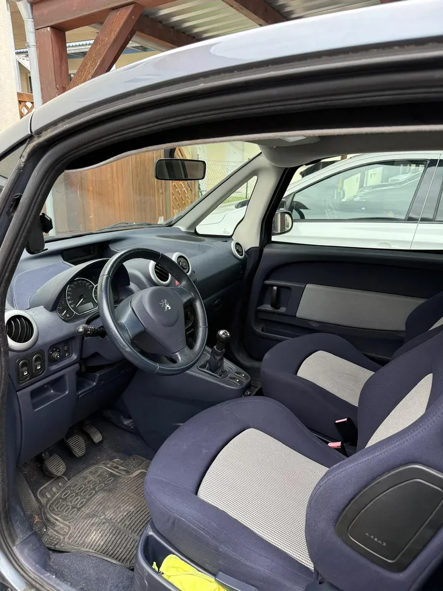Peugeot 1007 2008 photo 2