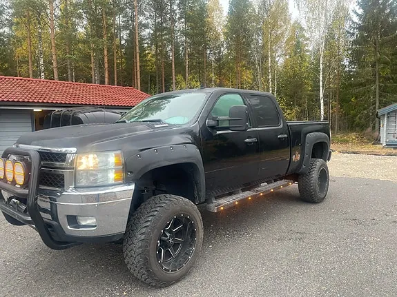 Chevrolet Silverado 2500 2011 photo 2