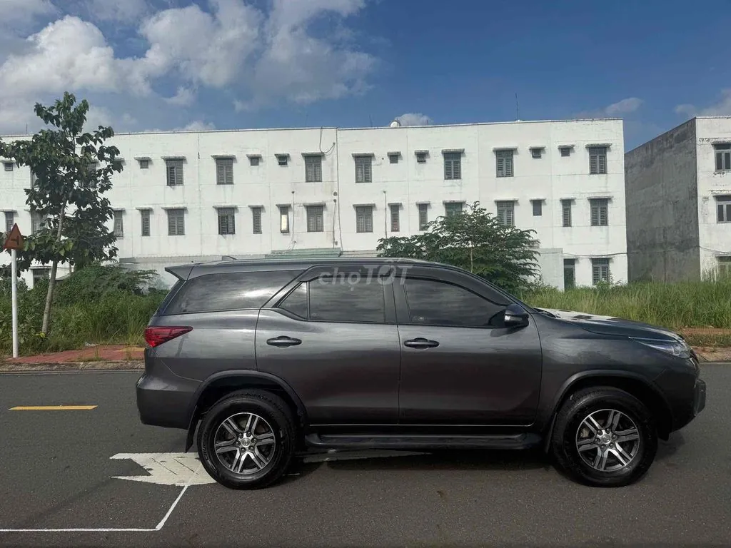 Toyota Fortuner 2017 photo 4