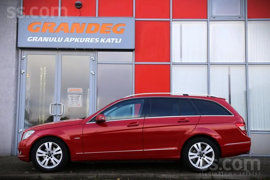 Mercedes-Benz C200 2009 photo 2