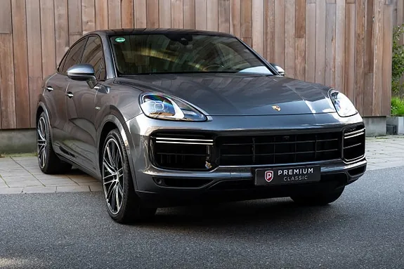 Porsche Cayenne Turbo S 2020 photo 2