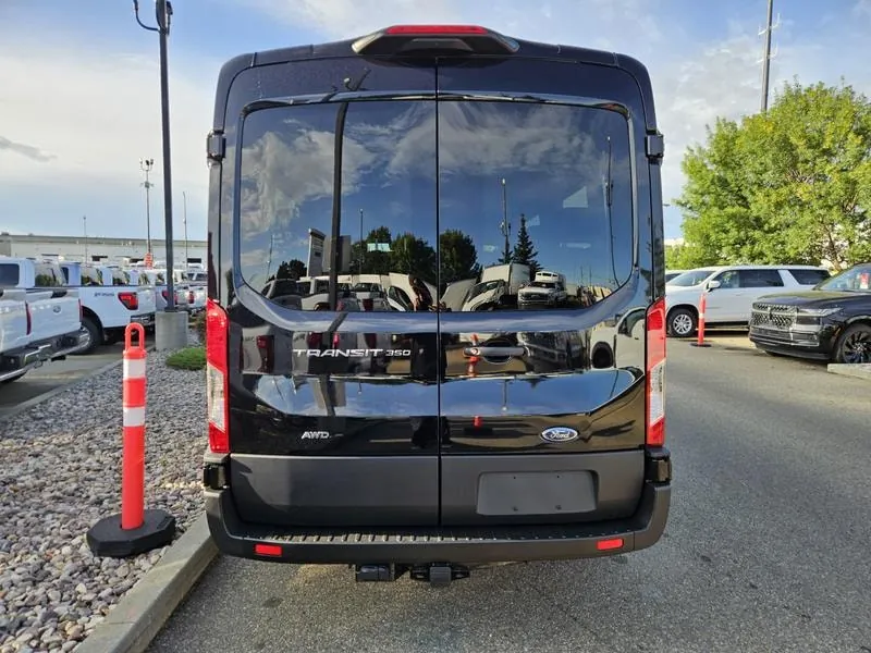 Ford Transit 2025 photo 4