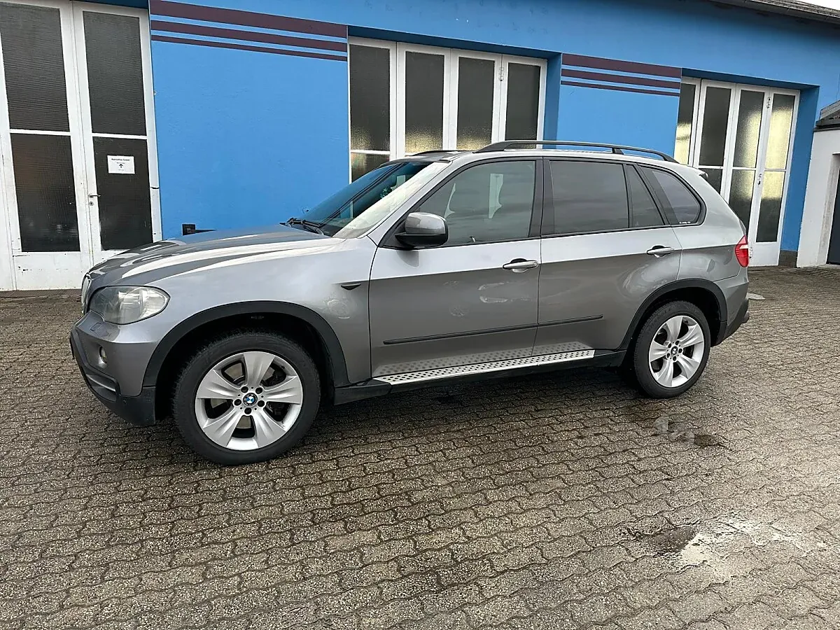 BMW X5 2008 photo 2