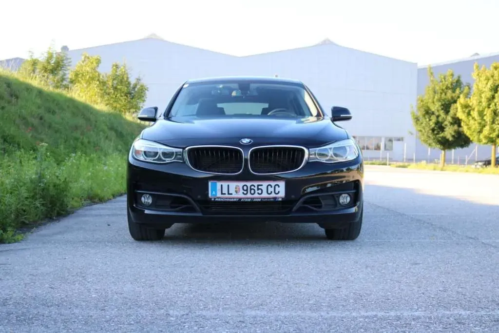 BMW 3 Series 2015 photo 2
