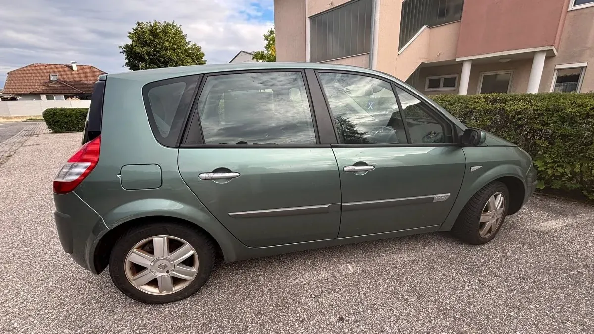 Renault Scenic 2006 photo 2