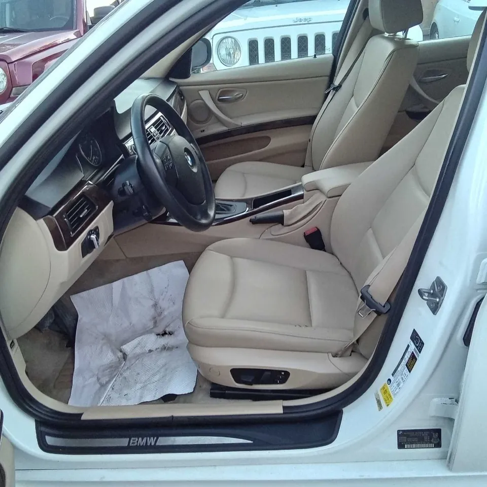 BMW 3Series 2011 photo 5