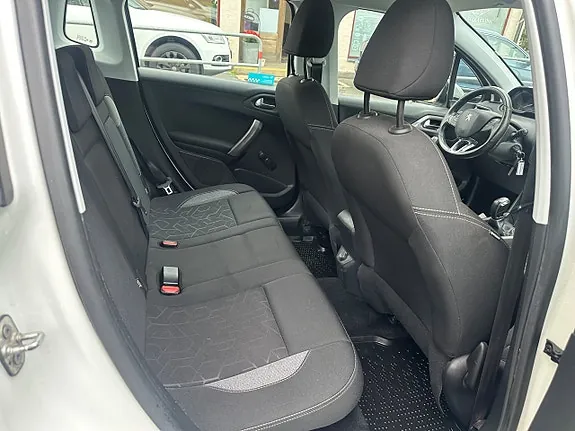 Peugeot 2008 2016 photo 3