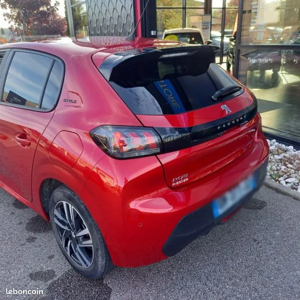 Peugeot 208 2023 photo 5
