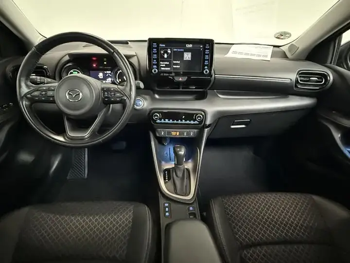 Mazda 2 2023 photo 3