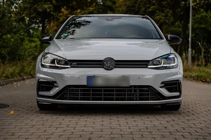 Volkswagen Golf R