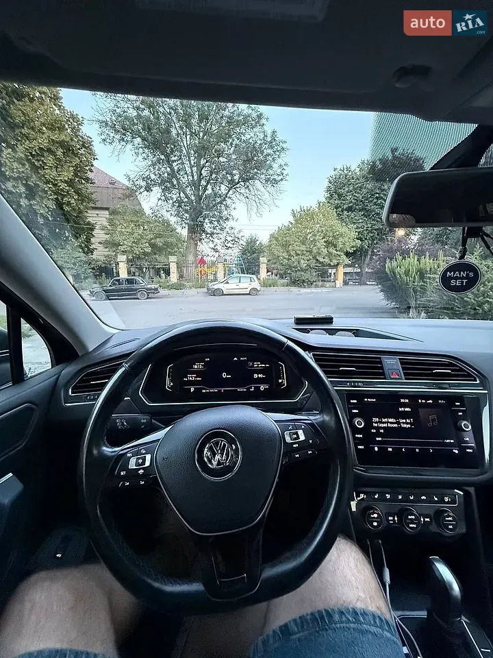 Volkswagen Tiguan 2019 photo 2