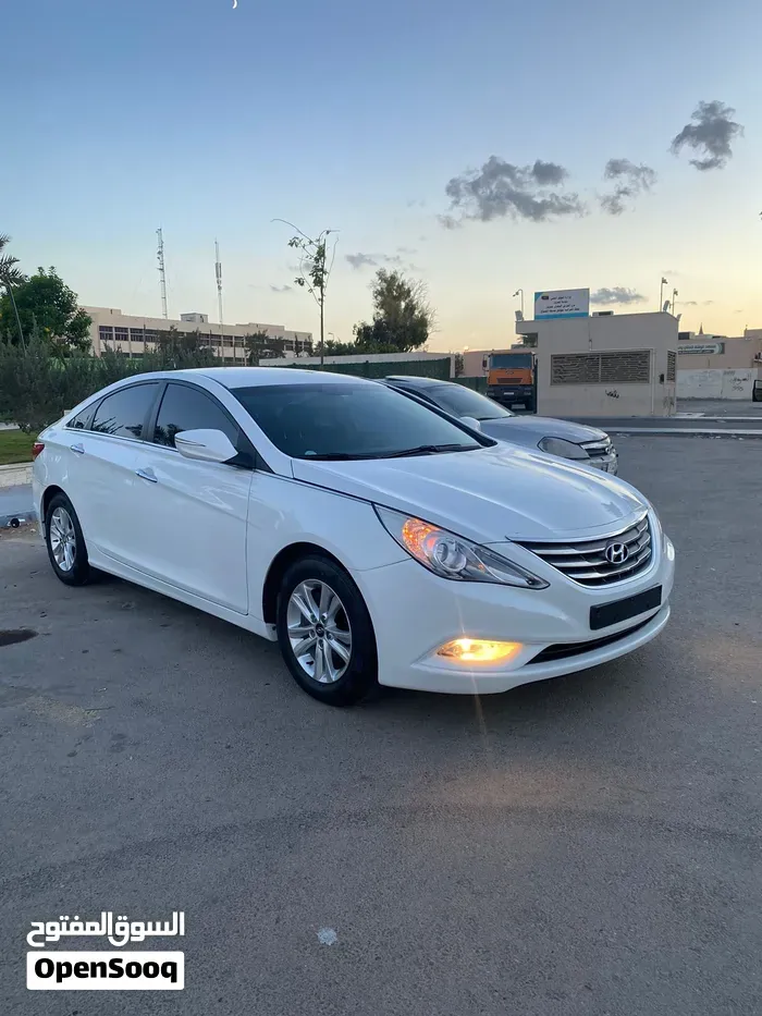Hyundai Sonata 2012 photo 2