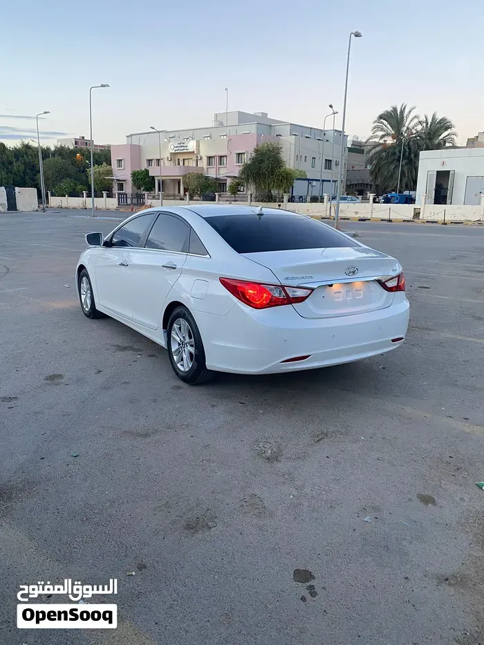 Hyundai Sonata 2012 photo 4
