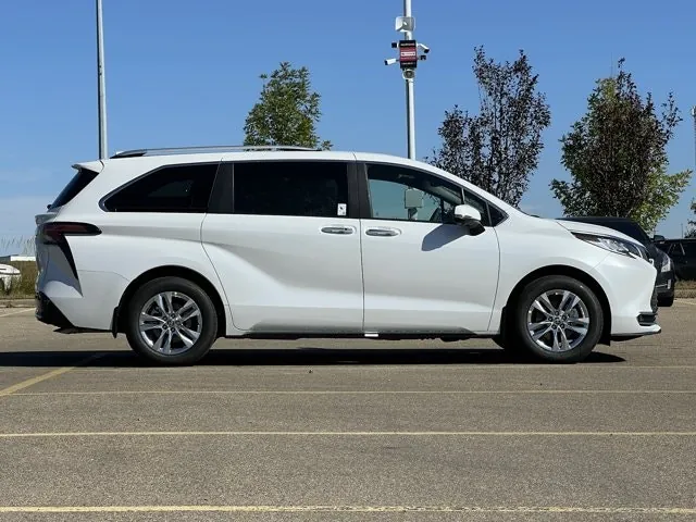 Toyota Sienna 2026 photo 4
