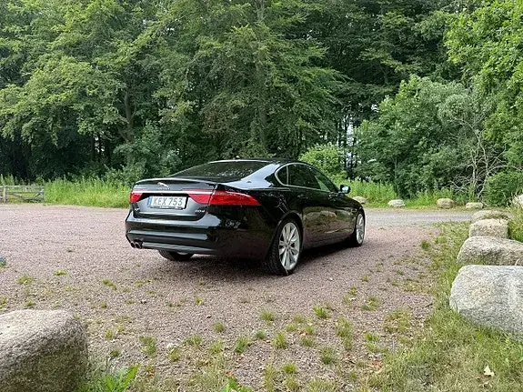 Jaguar Xf 2016 photo 3