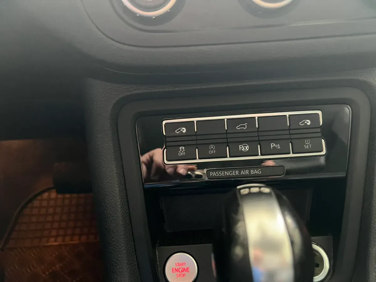 Volkswagen Sharan 2012 photo 2