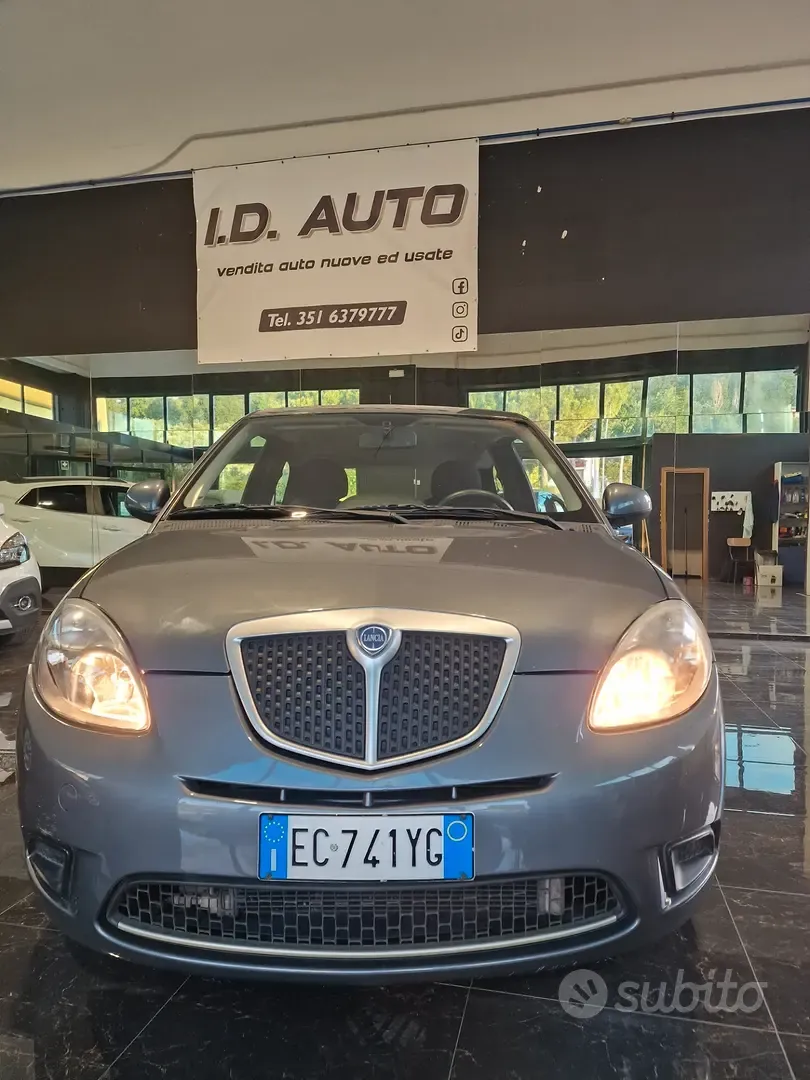 Lancia Ypsilon