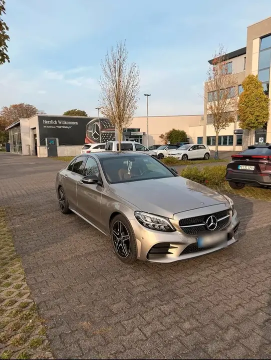Mercedes-Benz C200