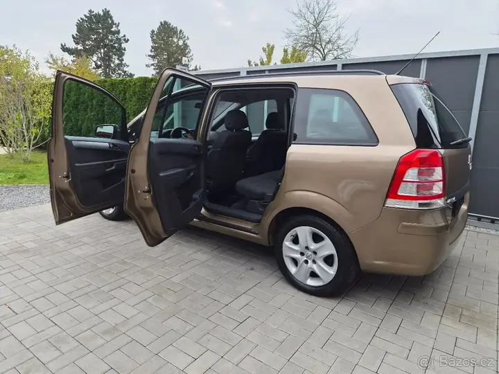 Opel Zafira 2013 photo 3