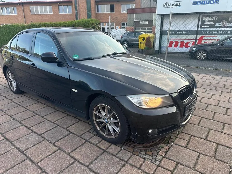 BMW 318I
