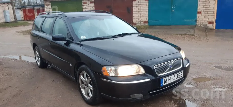 Volvo V70 2003 photo 2