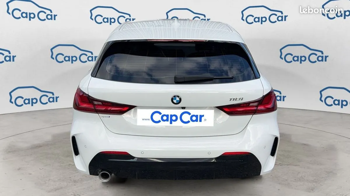 BMW 1 Series 2023 photo 3