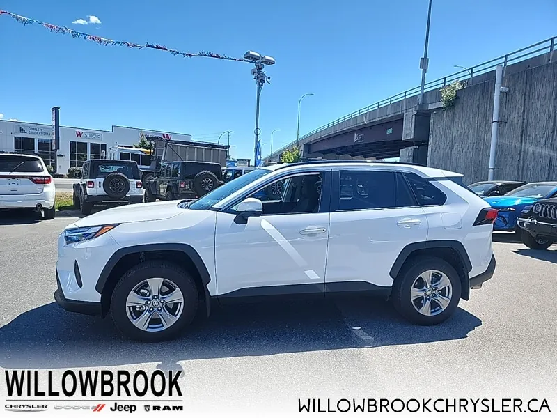 Toyota Rav4 2025 photo 3