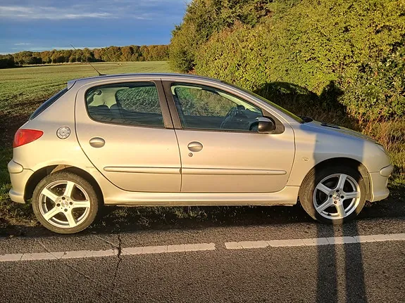 Peugeot 206 2007 photo 3
