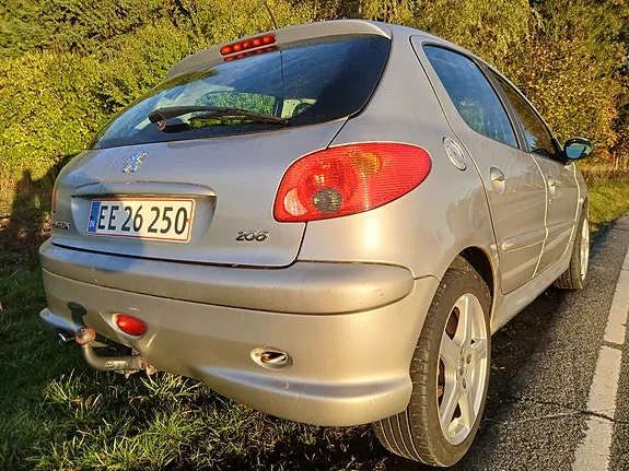 Peugeot 206 2007 photo 2