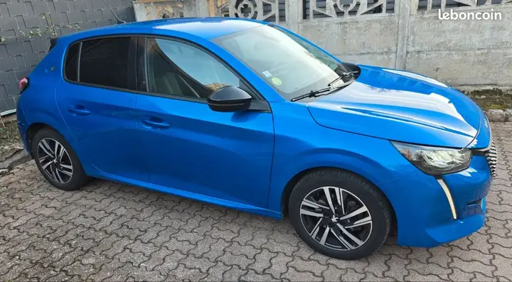 Peugeot 208 2022 photo 3