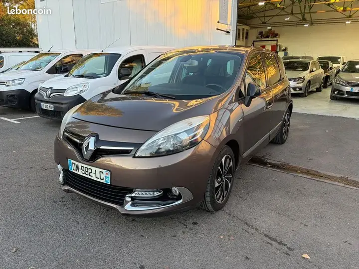 Renault Scenic 2014 photo 2