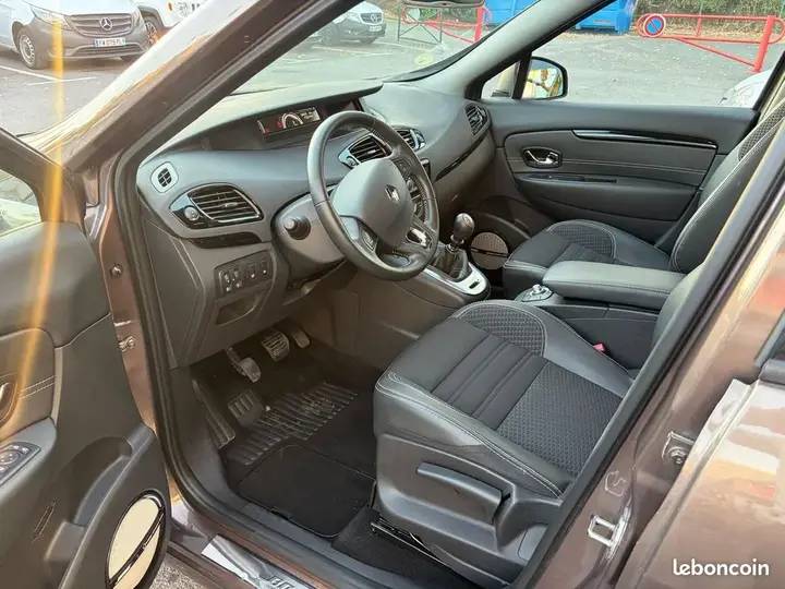 Renault Scenic 2014 photo 4