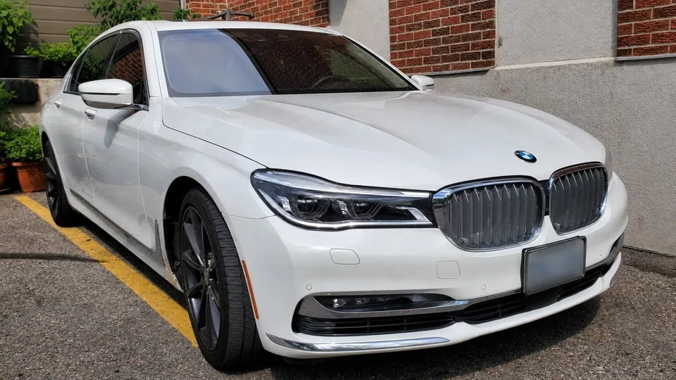 BMW 7 Series 2018 photo 2