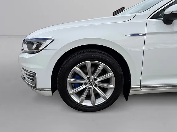 Volkswagen Passat 2017 photo 3