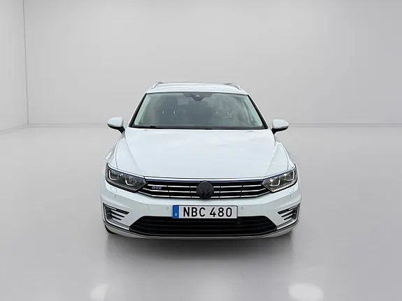 Volkswagen Passat 2017 photo 2