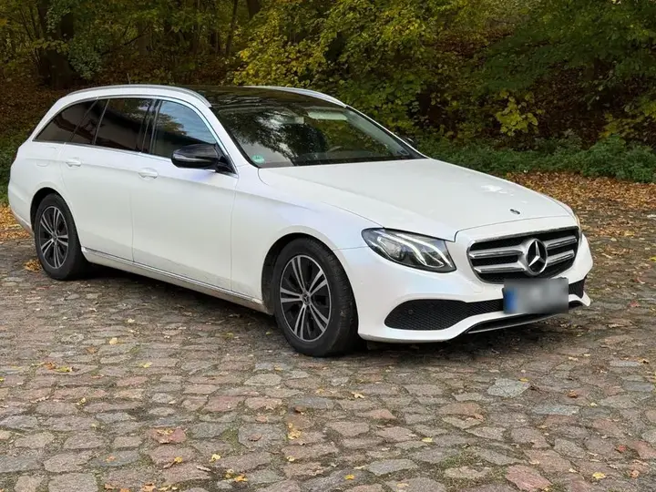 Mercedes-Benz E 220 D
