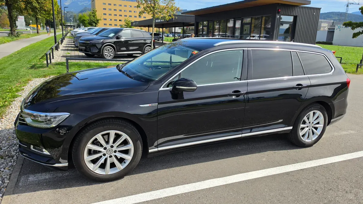 Volkswagen Passat 2015 photo 2