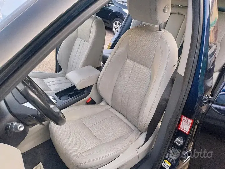 Land Rover Discovery Sport 2016 photo 2